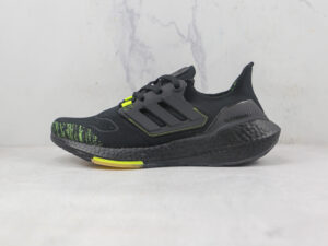 Tênis Adidas Ultraboots 22 – preto / detalhes em verde